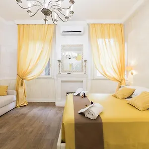 https://sweet-life-trevi-roma.it-romehotels.com