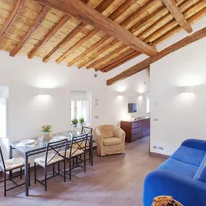 https://domizio.it-romehotels.com