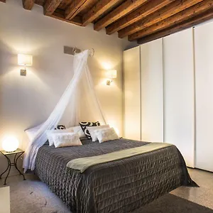 https://terrace-near-the-train-station.hotelslidodijesolo.com